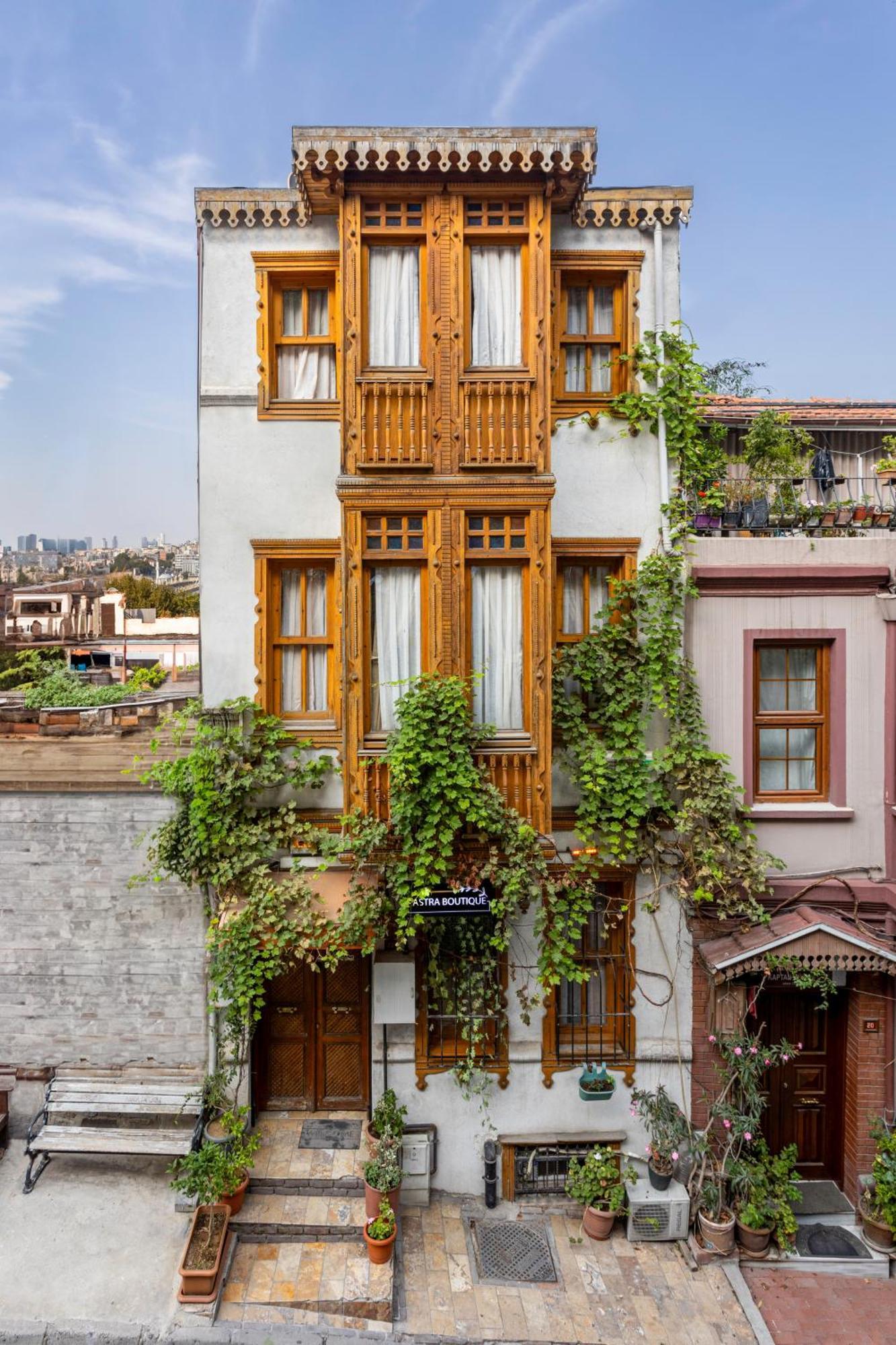 The Astra Hotel Istanbul Exterior photo